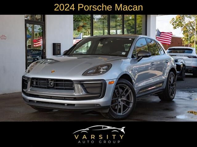 2024 PORSCHE Macan