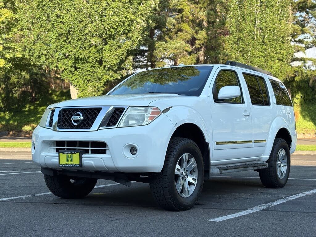 2011 NISSAN Pathfinder