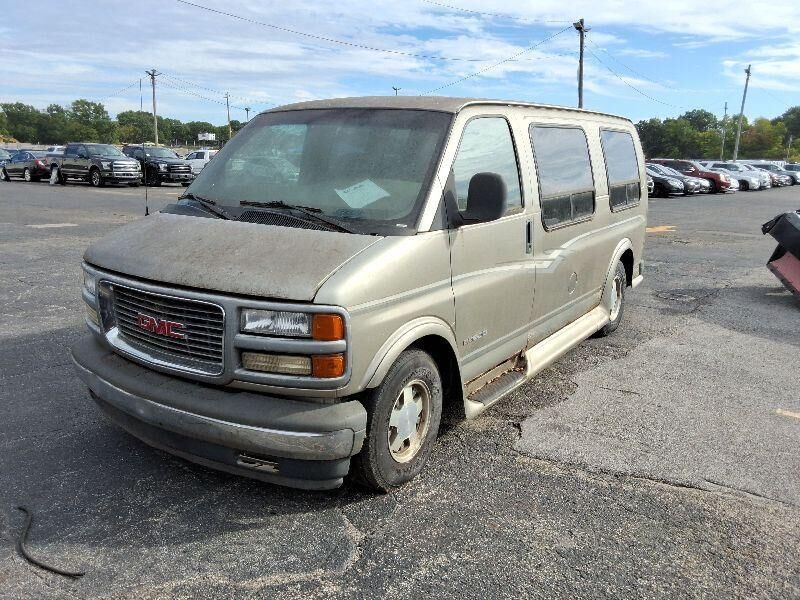 GMC Savana