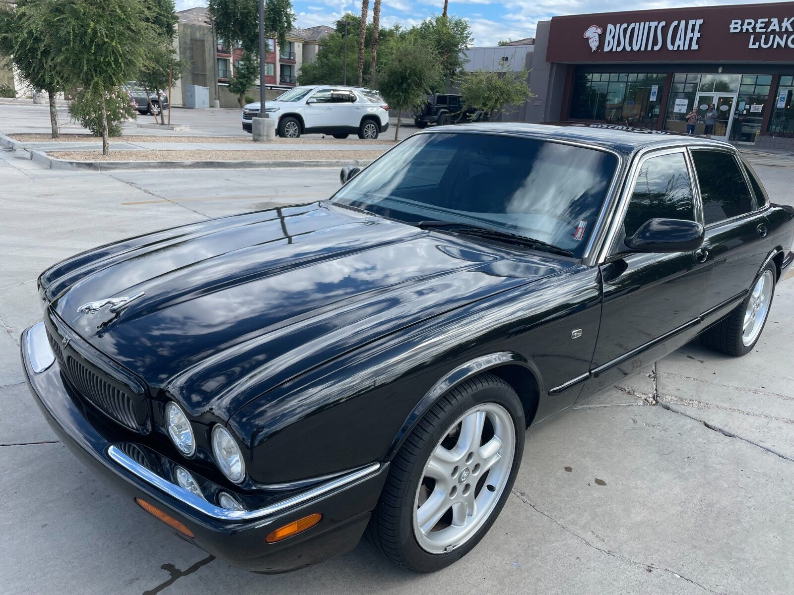 Jaguar XJ