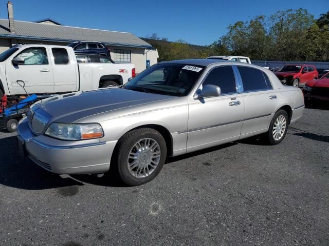 Lincoln Town Car