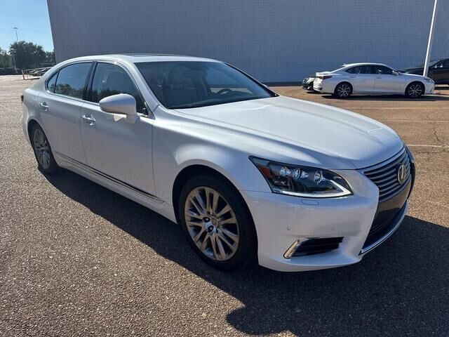 Lexus LS