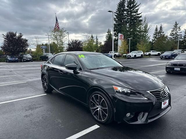 Lexus IS