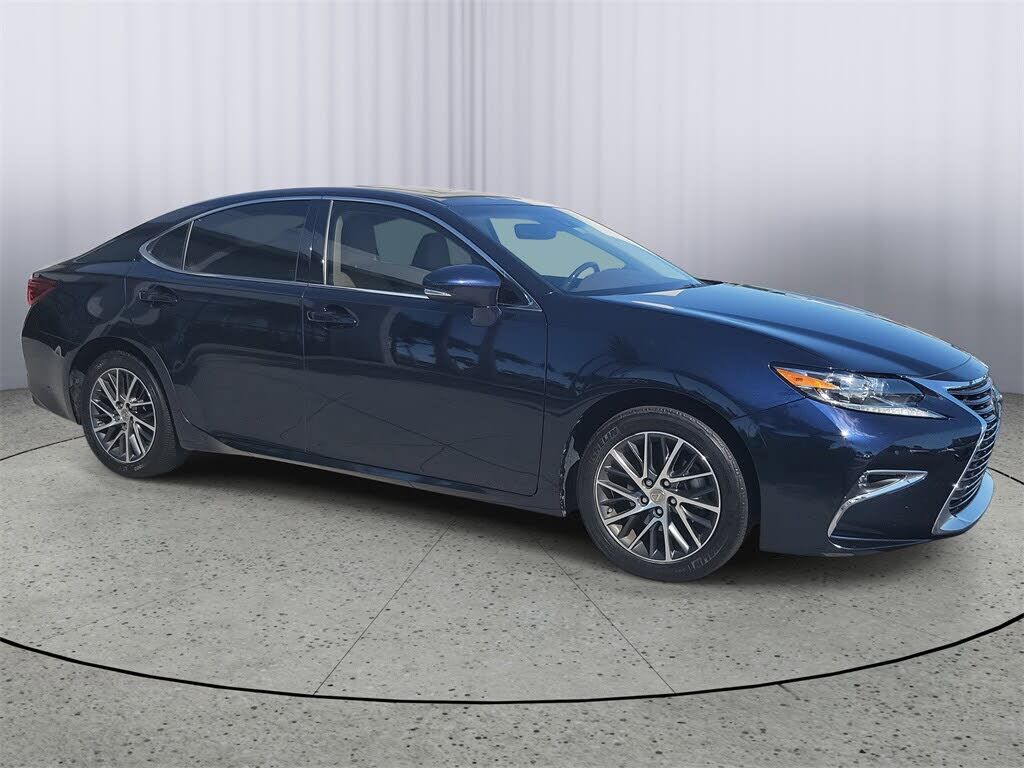 2016 LEXUS ES