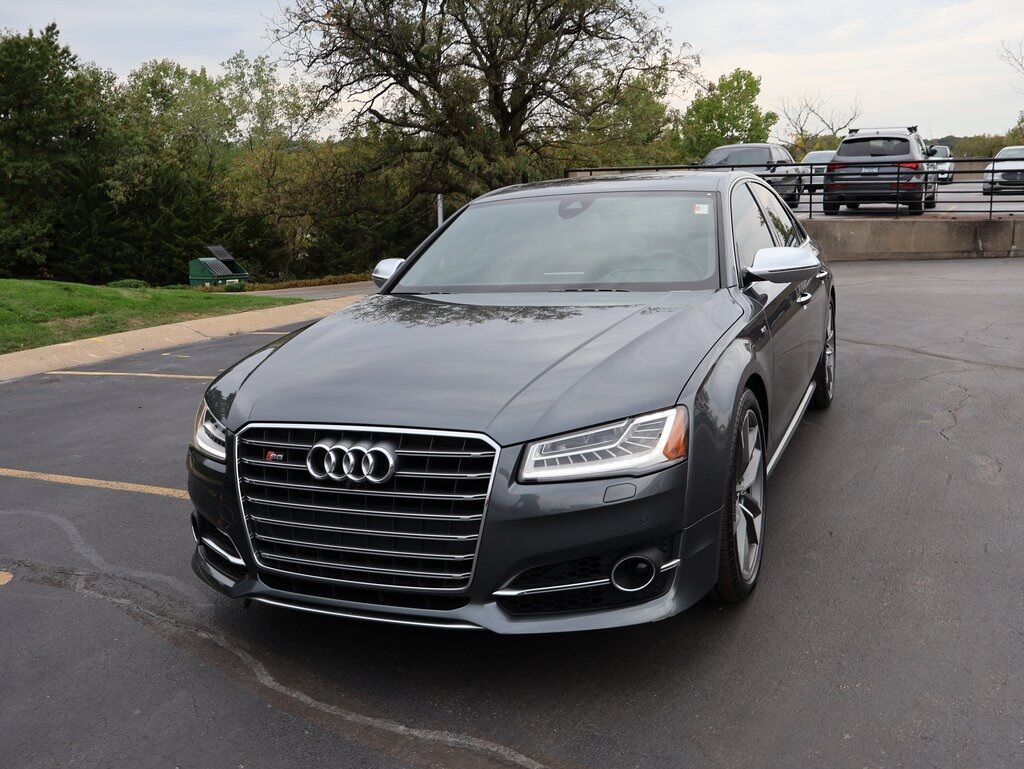 Audi S8