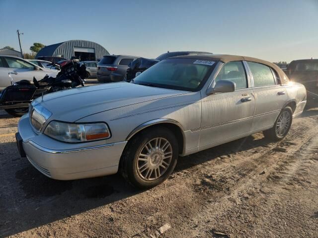 Lincoln Town Car