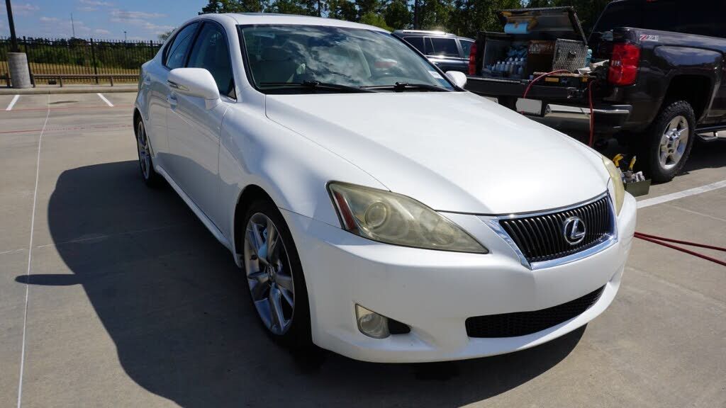 Lexus IS