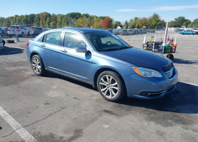 Chrysler 200