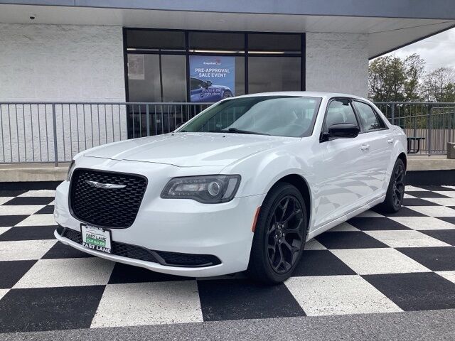 2019 CHRYSLER 300