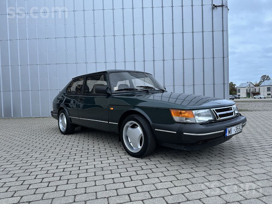 Saab 900