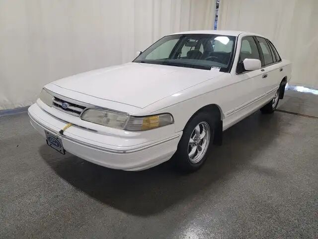 Ford Crown Victoria