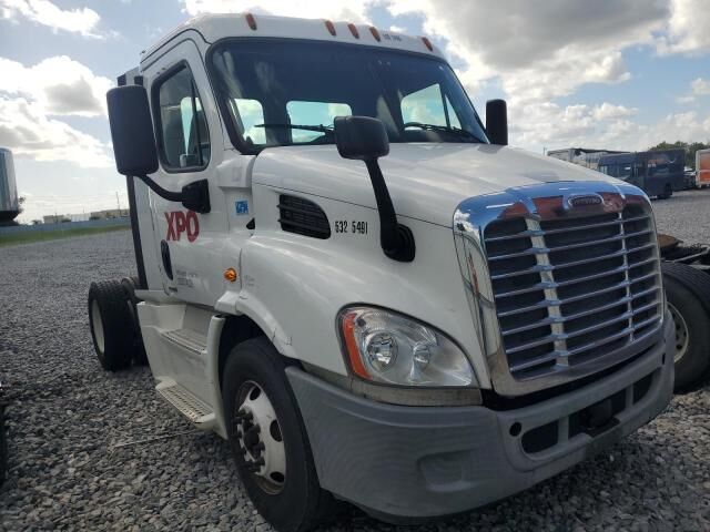 2016 FREIGHTLINER Cascadia