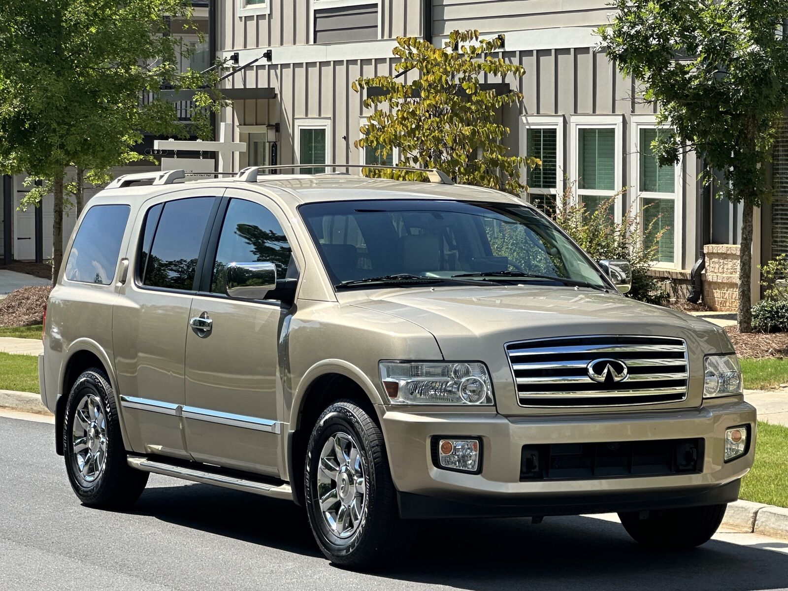 Infiniti QX56