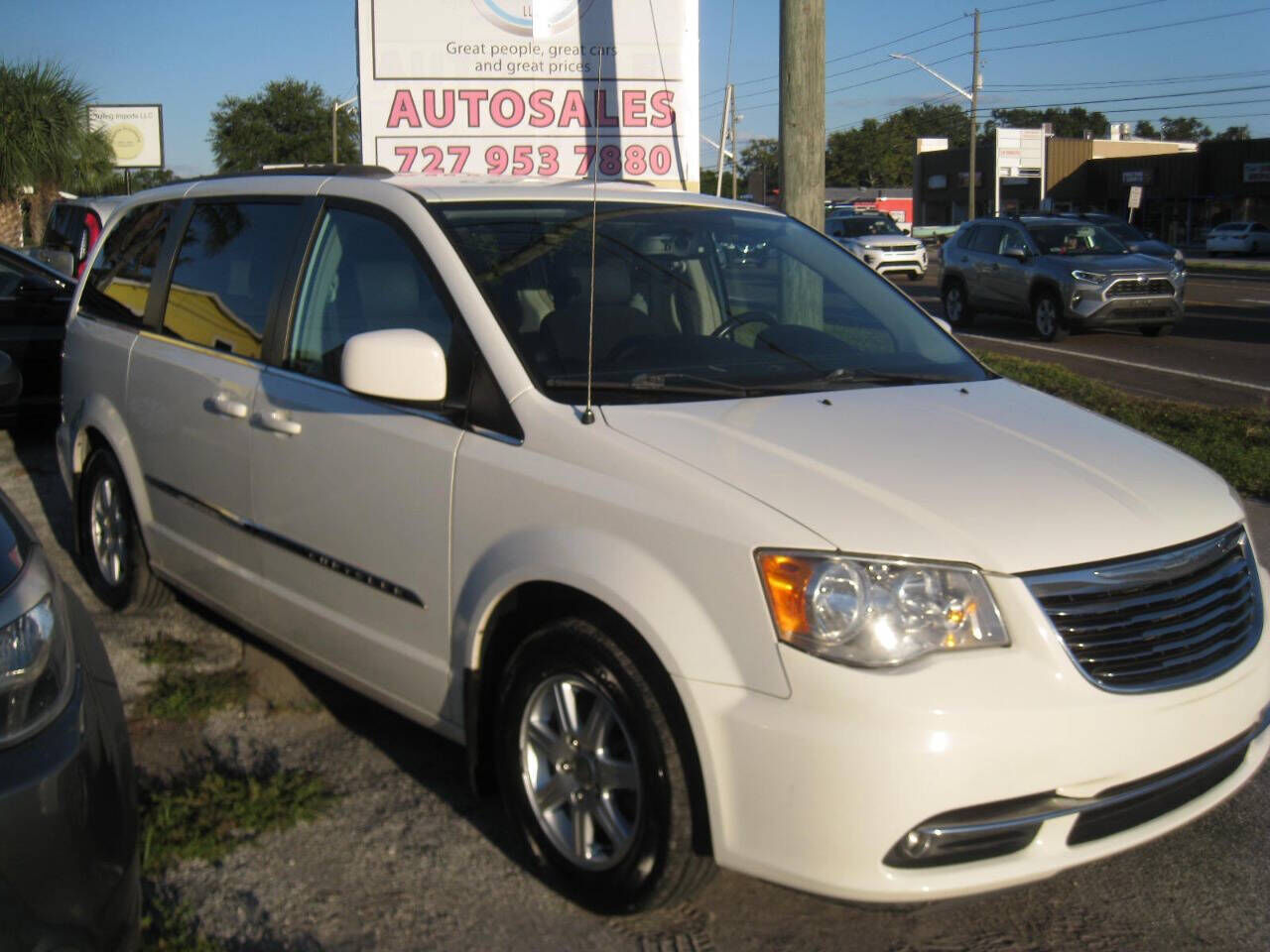 2011 CHRYSLER Town and Country