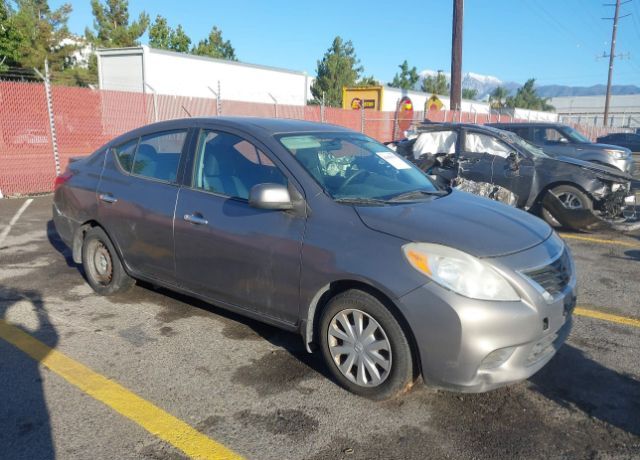 Nissan Versa