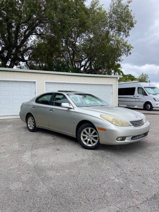 Lexus ES