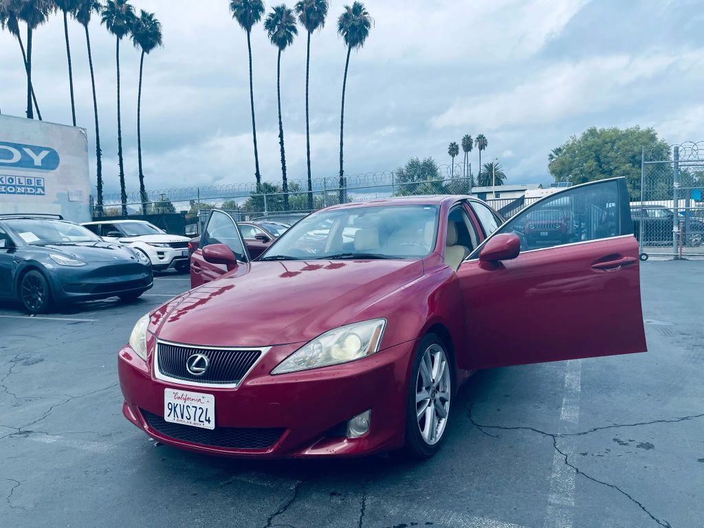 Lexus IS