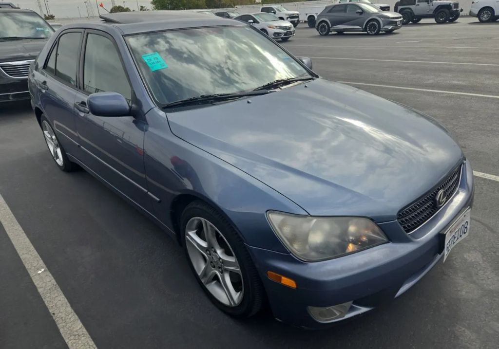 Lexus IS
