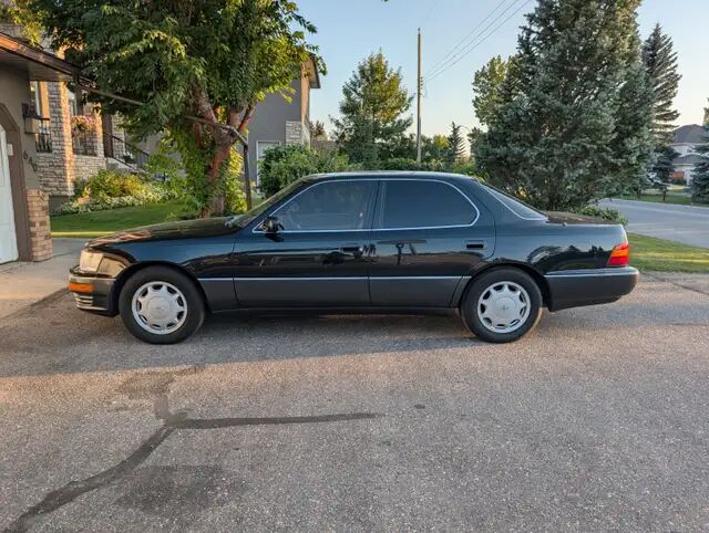 Lexus LS