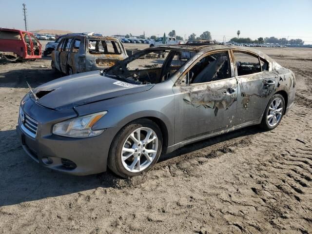 Nissan Maxima