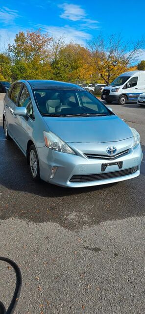 Toyota Prius V