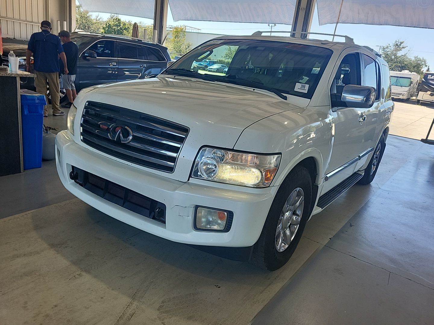 Infiniti QX56