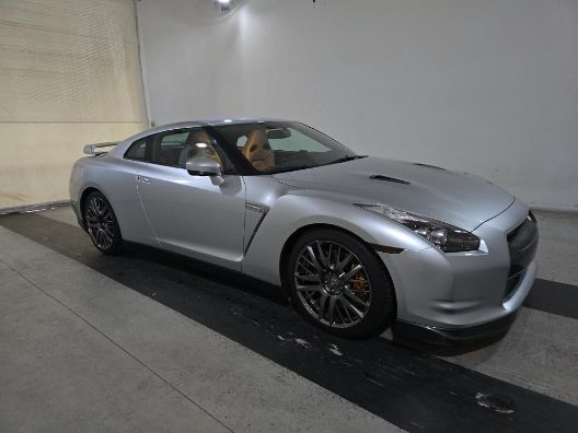 2009 NISSAN GT-R