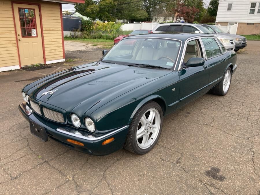 Jaguar XJR