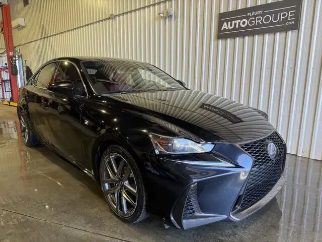 Lexus IS