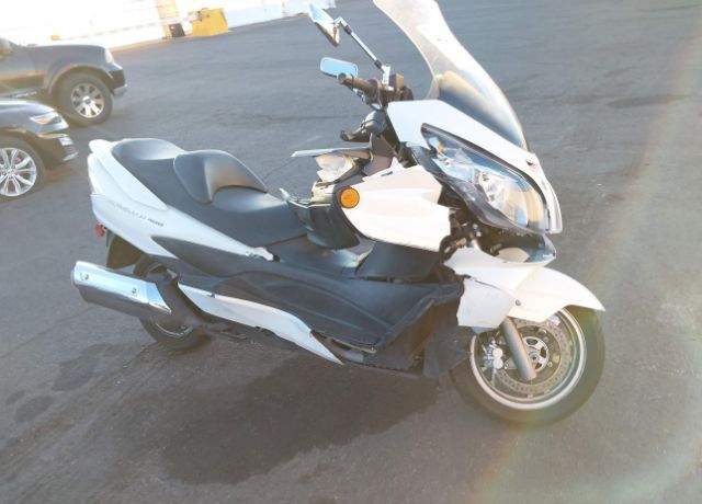 Suzuki AN400