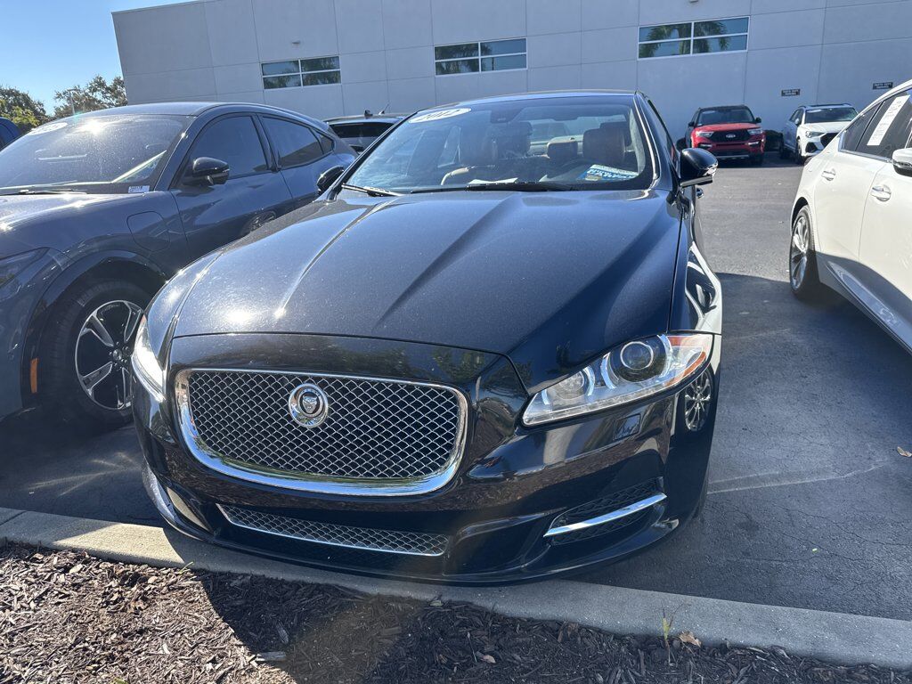 Jaguar XJ
