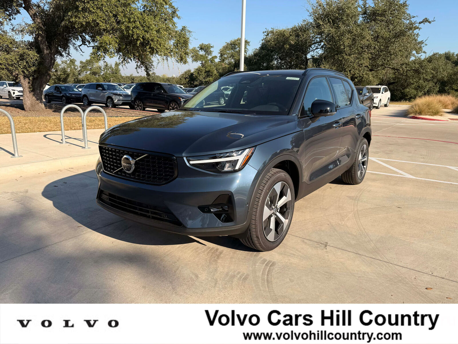 2026 VOLVO XC40