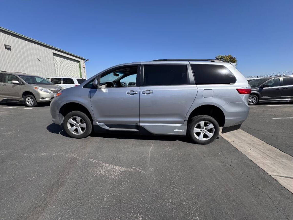Toyota Sienna