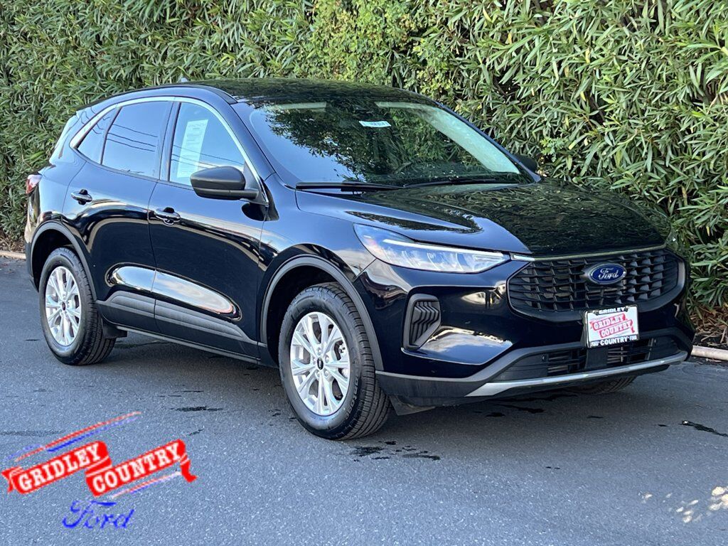 2024 FORD Escape