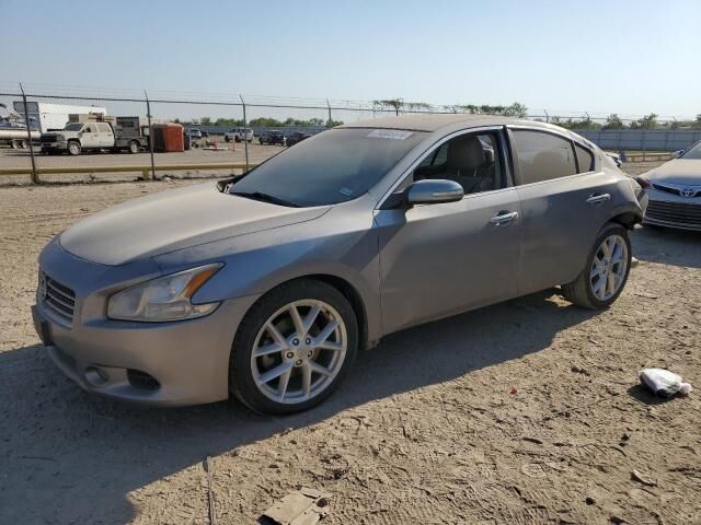 Nissan Maxima