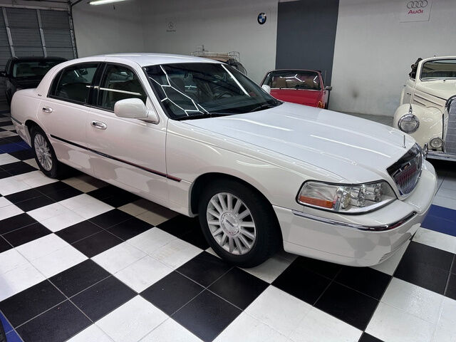 2003 LINCOLN Town Car