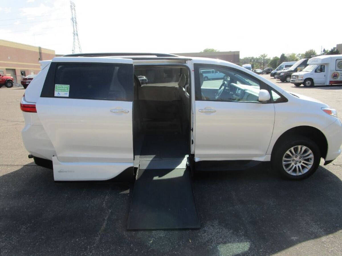Toyota Sienna