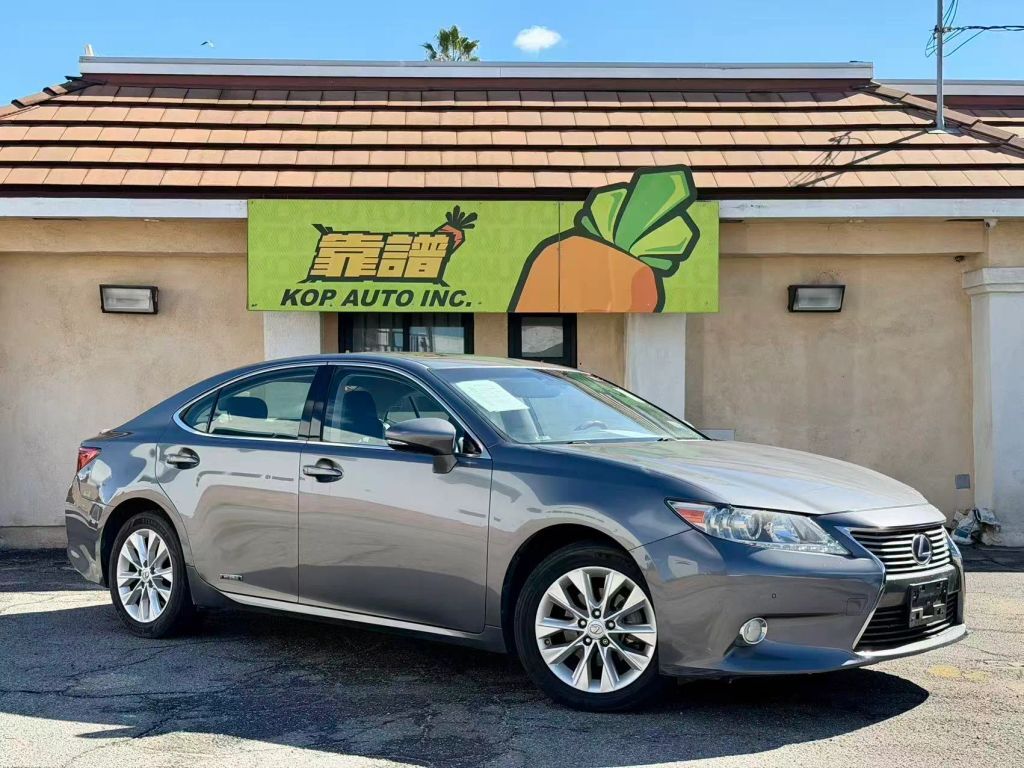 Lexus ES