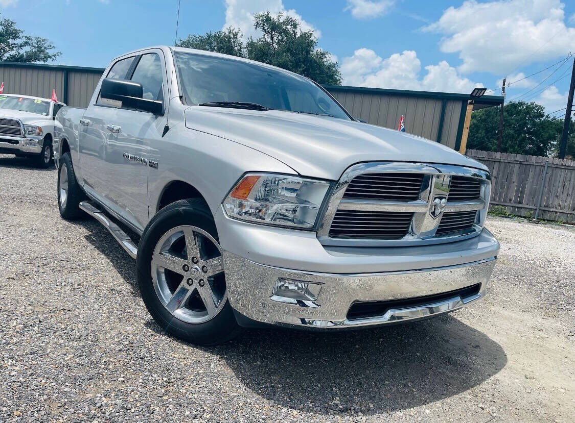 2011 DODGE Ram