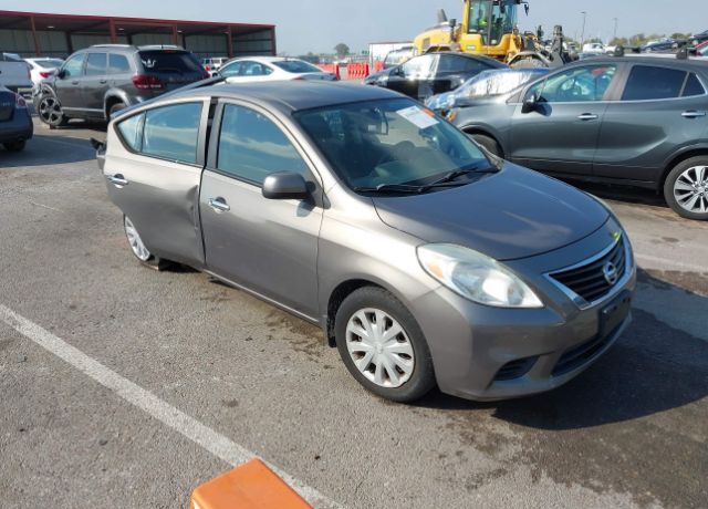 Nissan Versa