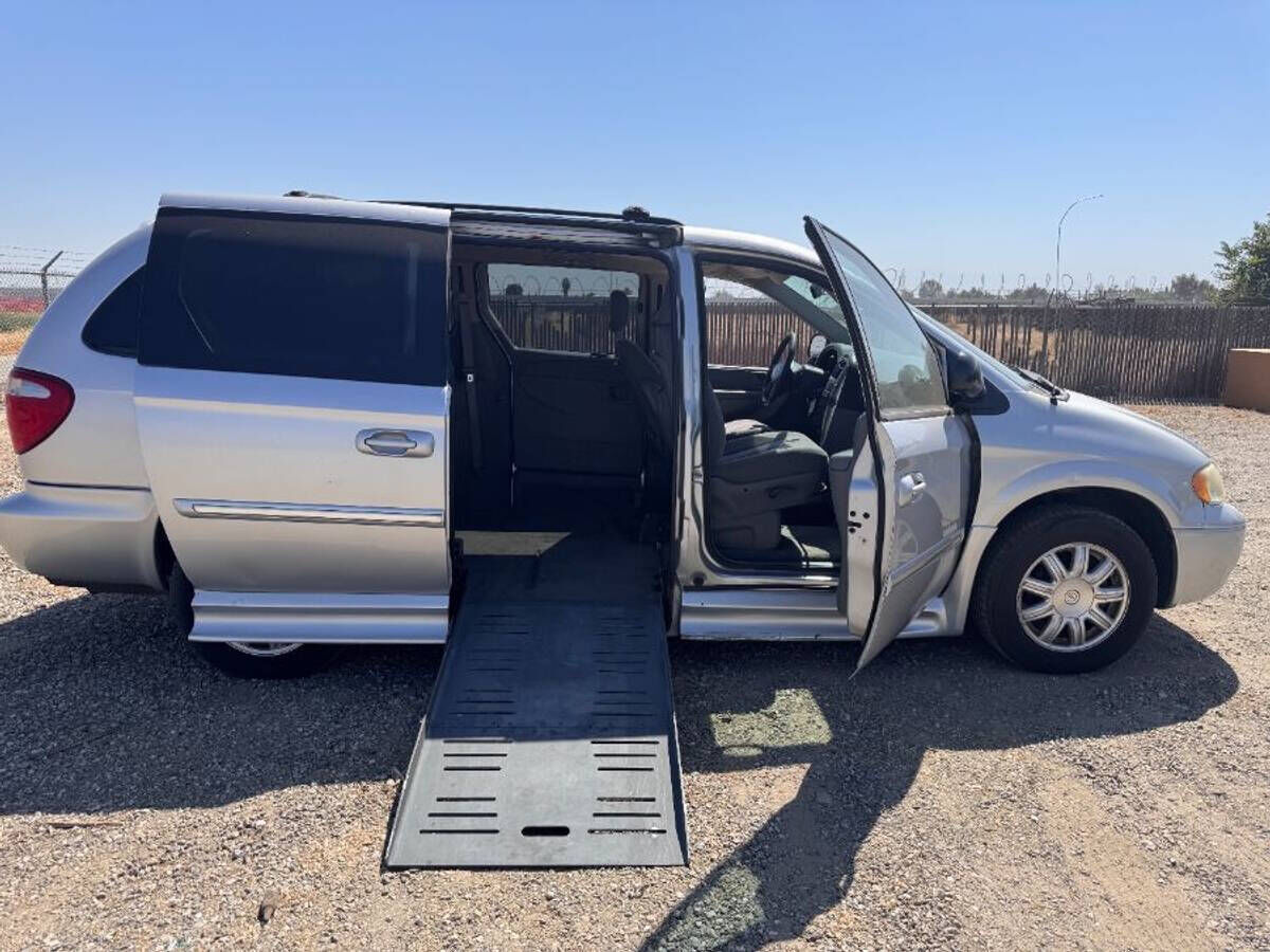 Chrysler Town and Country