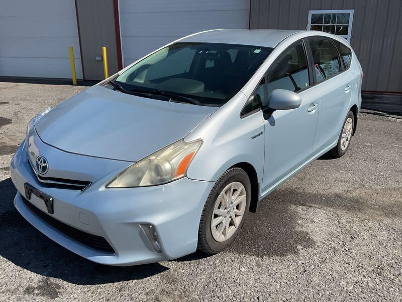 Toyota Prius V