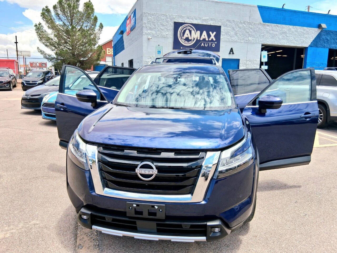 2022 NISSAN Pathfinder
