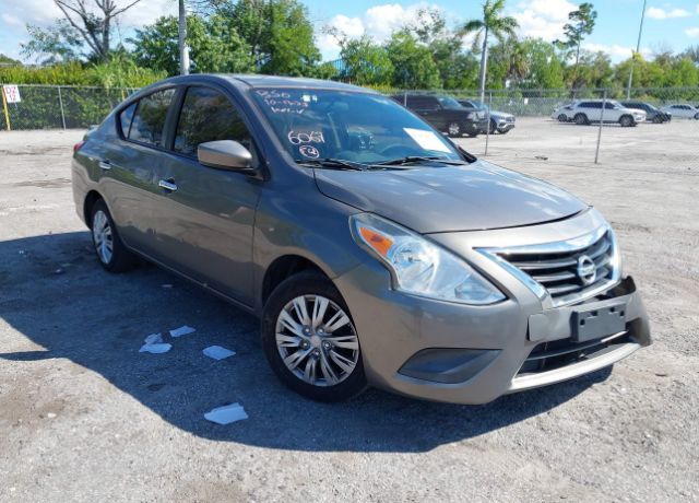Nissan Versa