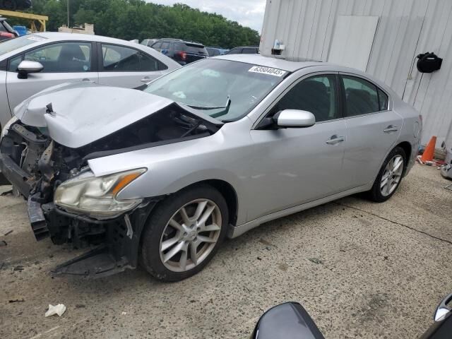 Nissan Maxima