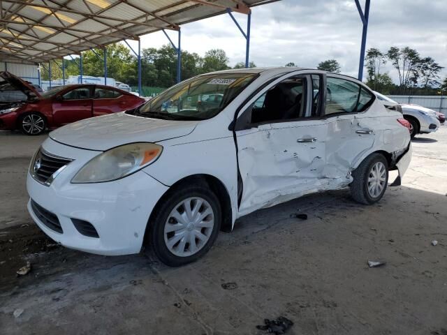 Nissan Versa