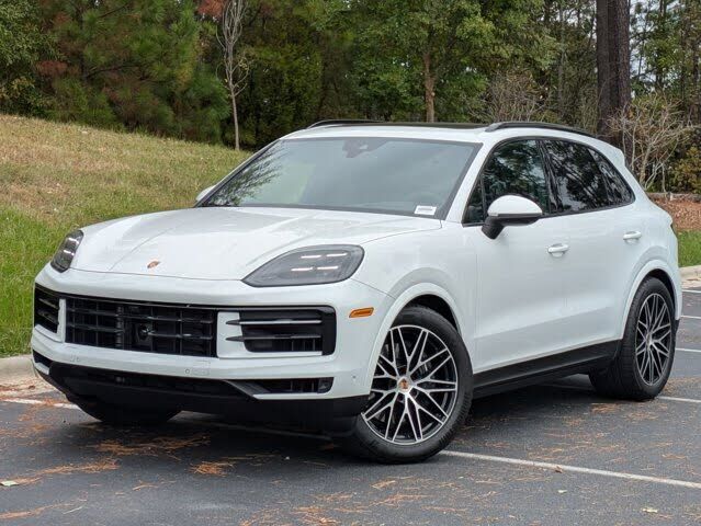2025 PORSCHE Cayenne