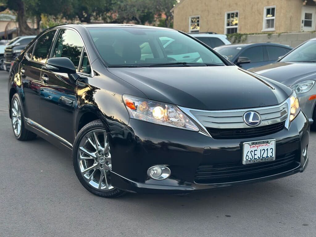 Lexus HS
