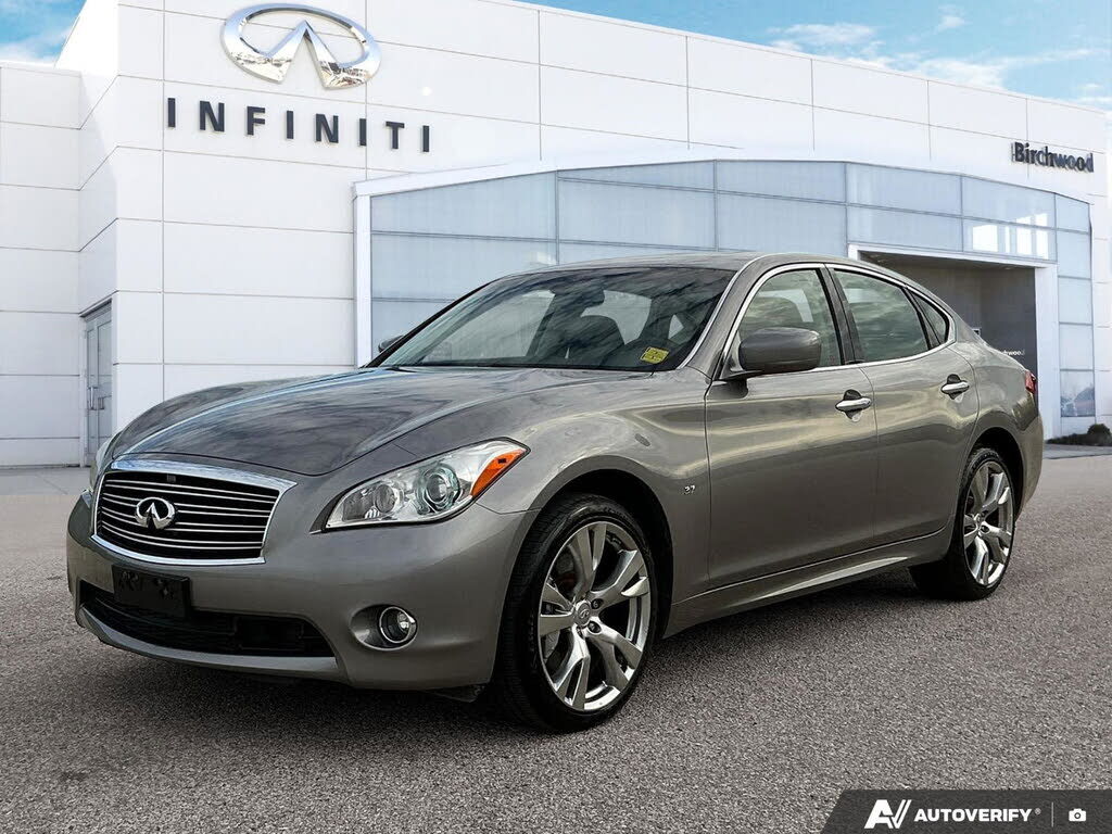 Infiniti Q70