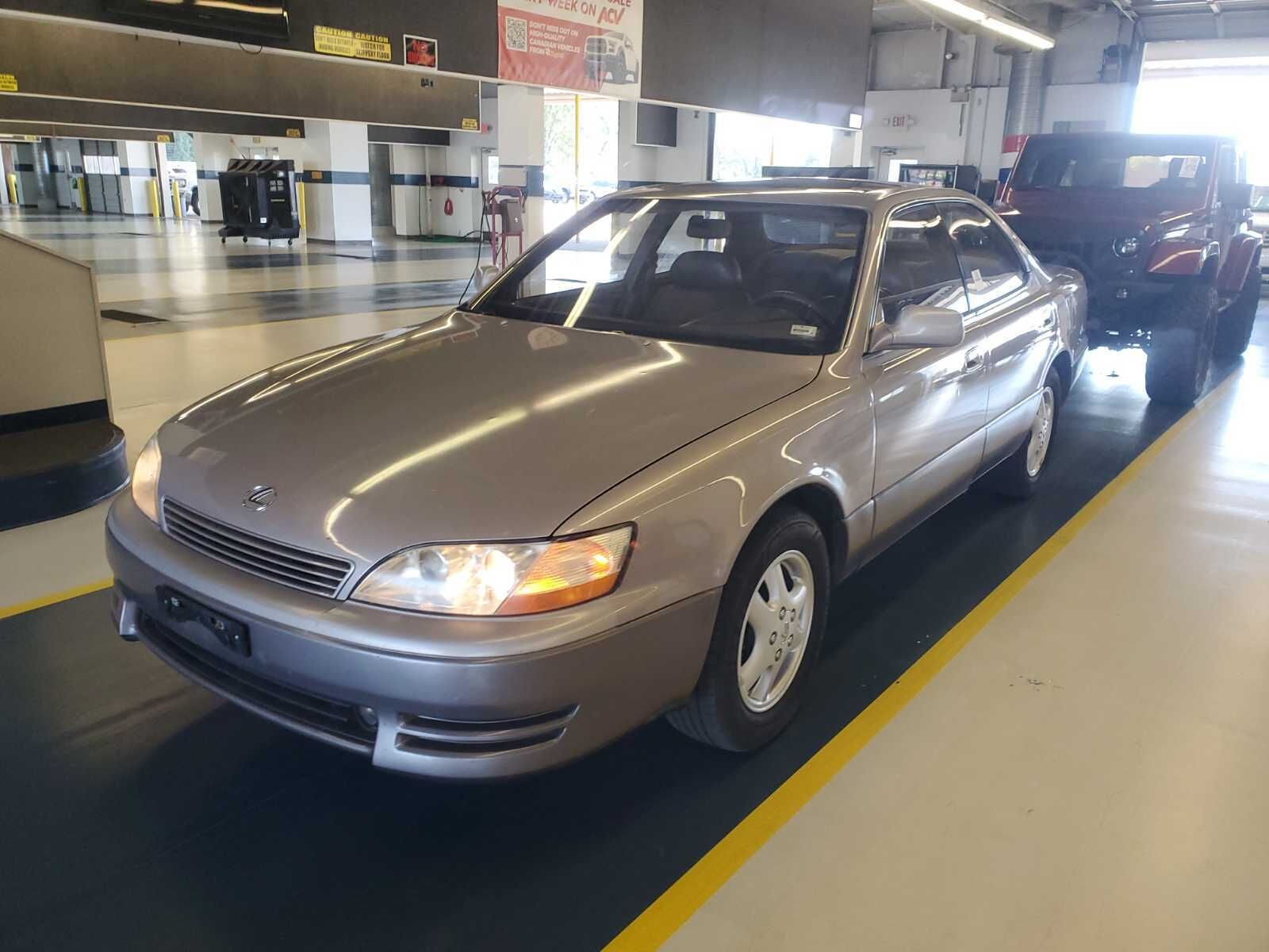 Lexus ES